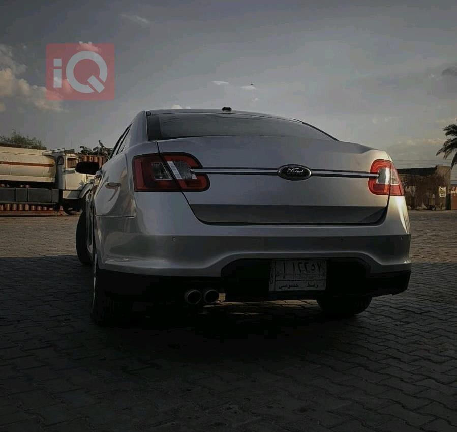 Ford Taurus